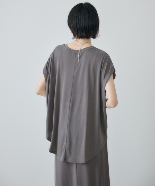 Paradise Picnic(パラダイスピクニック)の「ROSIEE ソフト風合いフロッキーTシャツ(Tシャツ/カットソー・レディース・モカ/ブラック・FREE)」の4枚目の写真