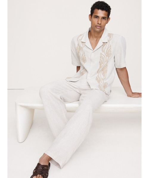 Banana Republic(バナナリパブリック)の「リラックスフィット エンブロイダリー リネン リゾートシャツ(シャツ/ブラウス・メンズ・ベージュ/ホワイト・S/M/L/XL)」の5枚目の写真