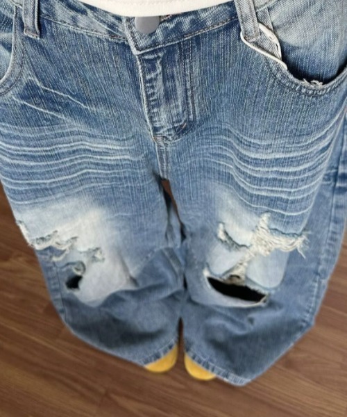 Vipoa（ヴィポア）の「ダメージワイドデニムパンツ（デニムパンツ・レディース・ブルー・LARGE/MEDIUM）」の11枚目の写真
