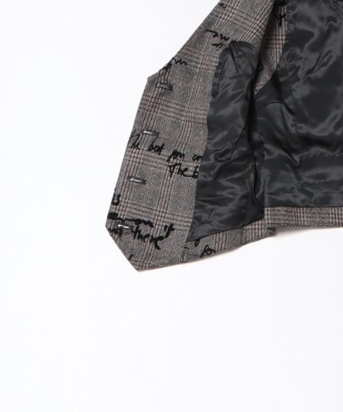 Desigual（デシグアル）の「ニュースペーパー柄 ベスト グレー（ベスト・レディース・ブラック・L/M/S/XL/XS）」の3枚目の写真