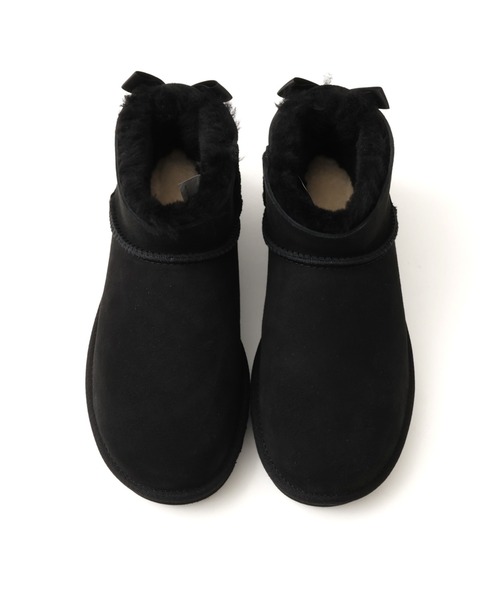UGG（アグ）の「UGG W ULTRA MINI BAILEY BOW / アグ ウルトラ ミニ ベイリー ボウ（ブーツ・レディース・ブラック・23.0cm/22.0cm/25.0cm/24.0cm）」の3枚目の写真