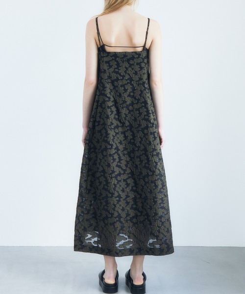LE CIEL BLEU(ルシェルブルー)の「ボリューミナスジャカードキャミドレス / Voluminous Jacquard Cami Dress(ワンピース・レディース・カーキ・36/38)」の8枚目の写真