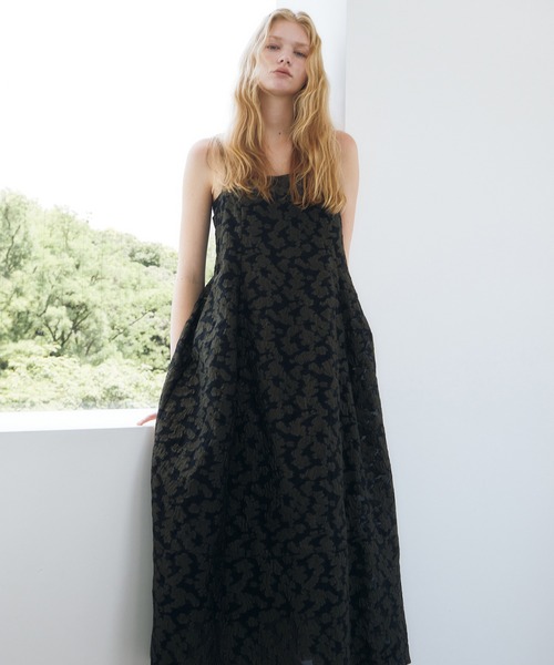 LE CIEL BLEU(ルシェルブルー)の「ボリューミナスジャカードキャミドレス / Voluminous Jacquard Cami Dress(ワンピース・レディース・カーキ・36/38)」の12枚目の写真