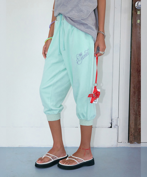 DEINET(ダイニット)の「ROSE TYPO CAPRI JOGGER PANTS IN MINT(その他パンツ・レディース・その他・FREE)」の1枚目の写真