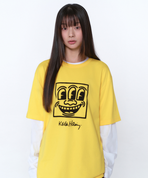 MUSINSA STANDARD（ムシンサスタンダード）の「[キスヘリングコレクション] スリーアイドフェイスティーシャツ [イエロー]（Tシャツ/カットソー・レディース・その他・2XL/X-LARGE/LARGE/MEDIUM）」の2枚目の写真