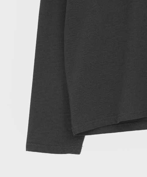 BLACKUP（ブラックアップ）の「[MADE] ジュネーブディープVネックオーバーフィット長袖Tシャツ（Tシャツ/カットソー・レディース・カーキ/グレー/チャコール・FREE）」の20枚目の写真