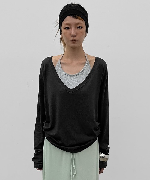 BLACKUP（ブラックアップ）の「[MADE] ジュネーブディープVネックオーバーフィット長袖Tシャツ（Tシャツ/カットソー・レディース・カーキ/グレー/チャコール・FREE）」の12枚目の写真