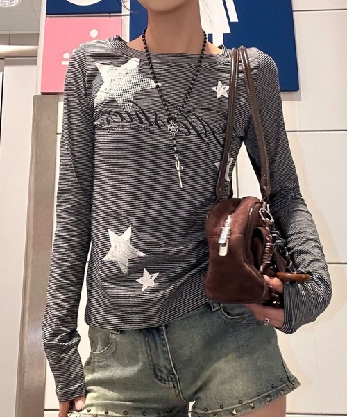 SHERU(シェル)の「星柄ロゴストライプ細身ロングスリーブトップス(Tシャツ/カットソー・レディース・ブラック・M)」の6枚目の写真