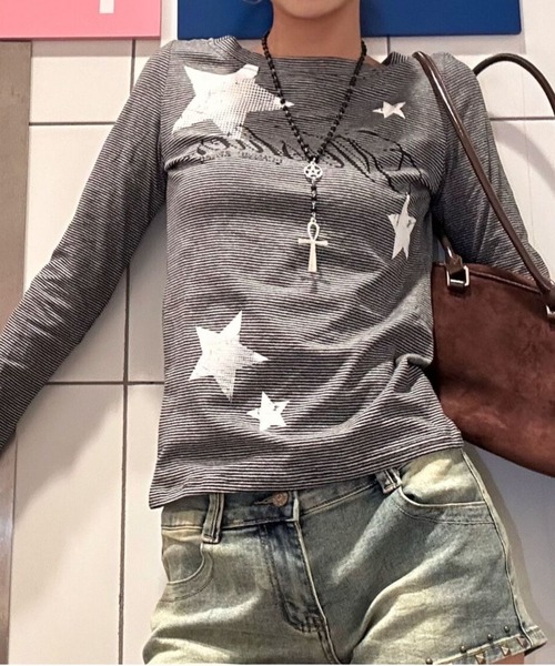 SHERU(シェル)の「星柄ロゴストライプ細身ロングスリーブトップス(Tシャツ/カットソー・レディース・ブラック・M)」の7枚目の写真