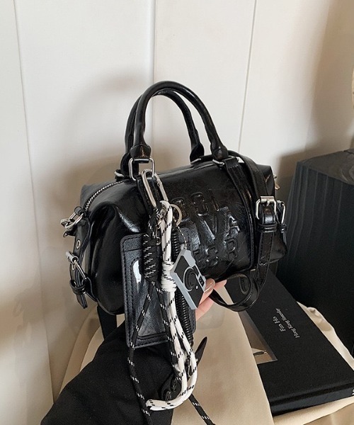 lulufa（ルルファ）の「ヴィンテージライク型押しチャーム付き2WAYミニボストンバッグ（ボストンバッグ・レディース・ダークブラウン/オフホワイト/ブラック/ワイン・FREE）」の16枚目の写真