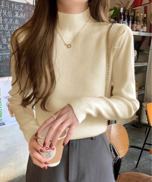 kirakiraShop(キラキラショップ)の「ボリューム ショルダー ハイネック リブ ニット(ニット/セーター・レディース・ベージュ/ブラック/オフホワイト/ブラウン・FREE)」の4枚目の写真