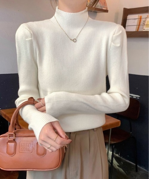 kirakiraShop(キラキラショップ)の「ボリューム ショルダー ハイネック リブ ニット(ニット/セーター・レディース・ベージュ/ブラック/オフホワイト/ブラウン・FREE)」の1枚目の写真