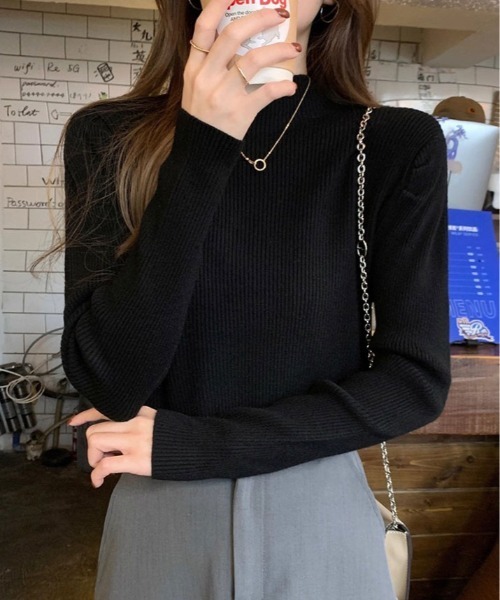 kirakiraShop(キラキラショップ)の「ボリューム ショルダー ハイネック リブ ニット(ニット/セーター・レディース・ベージュ/ブラック/オフホワイト/ブラウン・FREE)」の2枚目の写真