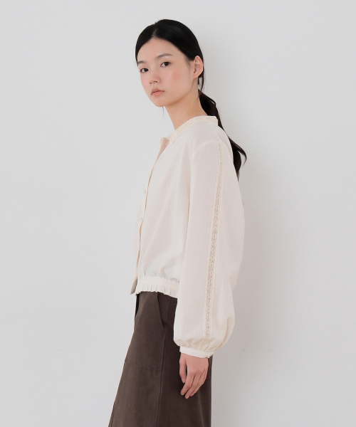 MOUI(モウイ)の「Lav lace blouse (NATURAL)(シャツ/ブラウス・レディース・アイボリー・FREE)」の2枚目の写真