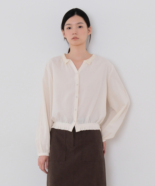 MOUI(モウイ)の「Lav lace blouse (NATURAL)(シャツ/ブラウス・レディース・アイボリー・FREE)」の3枚目の写真