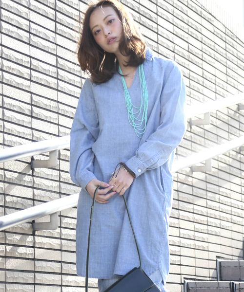 Denime(ドゥニーム)の「シャンブレーリラックスワンピース(ワンピース・レディース・インディゴブルー/ブルー系その他・FREE)」の2枚目の写真