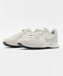 NIKE（ナイキ）の「NIKE(ナイキ) インターナショナリスト LX / 827888