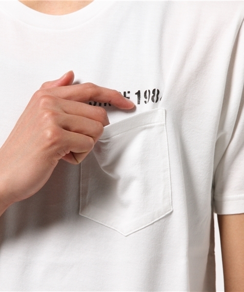 HYSTERIC GLAMOUR（ヒステリックグラマー）の「STENCIL WOMAN pt ポケ付T-SH（Tシャツ/カットソー・メンズ・ホワイト/ピンク/ブルー/ブラック・LARGE/MEDIUM/SMALL/X-LARGE）」の9枚目の写真