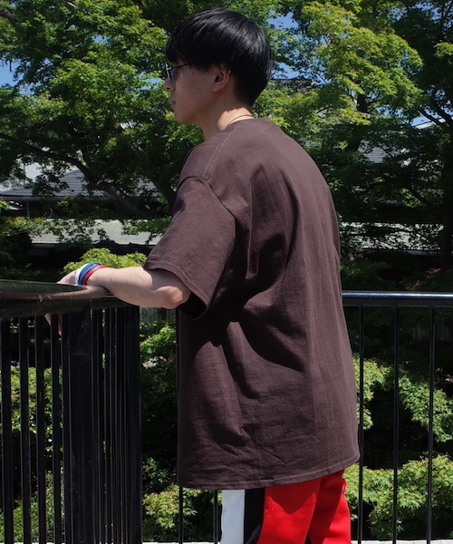 MYE-DO'(マイ・ドゥ)の「ビッグシルエット ドロップショルダー Tシャツ(Tシャツ/カットソー・メンズ・ブラック/グレー/ブルー/ネイビー/ホワイト/ブラウン/レッド・LARGE/SMALL/MEDIUM)」の17枚目の写真