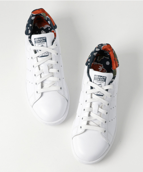 adidas（アディダス）の「オリジナルス スタンスミス [STAN SMITH W]（スニーカー・レディース・ホワイト×グリーン・22.0cm/23.0cm/23.5cm/22.5cm/25.5cm/24.0cm/25.0cm/24.5cm）」の5枚目の写真