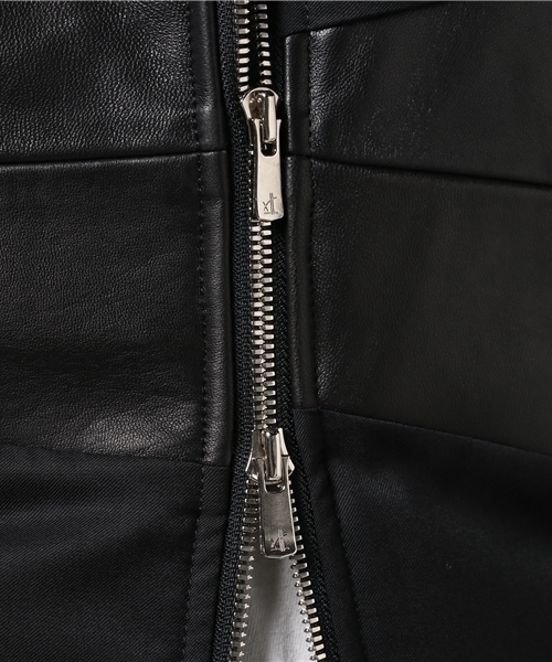 MEN'S BIGI(メンズビギ)の「フロント切り替え ライダースジャケット/ラムレザー×ナイロン(ライダースジャケット・メンズ・ブラック・M/L)」の2枚目の写真