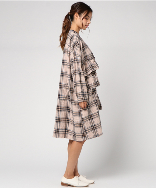 MERLOT（メルロー）の「チェック柄アシメティアードフリルシャツワンピース1085（シャツワンピース・レディース・ネイビー/ワイン/ベージュ・FREE）」の10枚目の写真