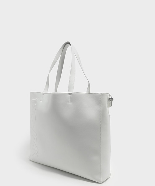 CHARLES & KEITH(チャールズ & キース)の「エンボストートバッグ / EMBOSSED TOTE BAG(トートバッグ・レディース・ブラック/ホワイト・XL)」の9枚目の写真