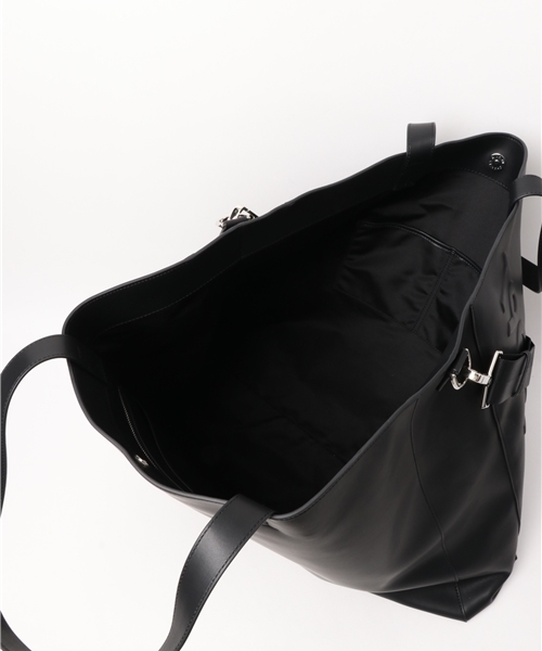 CHARLES & KEITH(チャールズ & キース)の「エンボストートバッグ / EMBOSSED TOTE BAG(トートバッグ・レディース・ブラック/ホワイト・XL)」の3枚目の写真