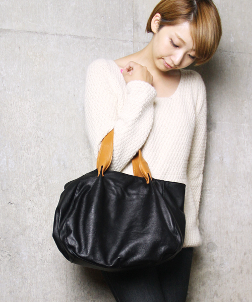 NANO universe(ナノユニバース)の「LN/ポーチ付Mini Tote Bag(トートバッグ・レディース・ブラック/キャメル/ダークブラウン・FREE)」の1枚目の写真