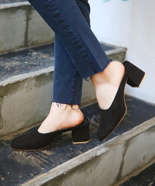 LOWRYS FARM(ローリーズファーム)の「スクエアトゥミュール 780346 (サンダル・レディース・ブラック/ベージュ/パープル/レッド・LARGE/MEDIUM)」の2枚目の写真