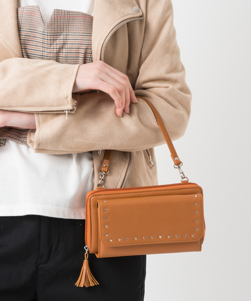 CIAOPANIC TYPY（チャオパニックティピー）の「プチスタッズお財布ショルダー（ショルダーバッグ・レディース・ブラック/キャメル・FREE）」の2枚目の写真