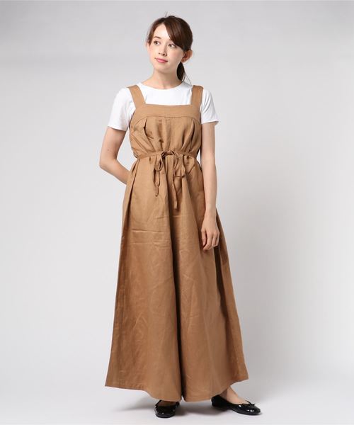 MOUSSY（マウジー）の「WIDE TUCK ROMPERS（つなぎ/オールインワン・レディース・ブラック/ベージュ/ターコイズブルー・2/1）」の7枚目の写真