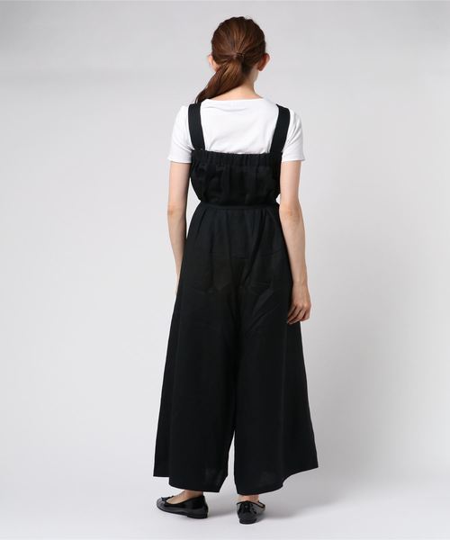 MOUSSY（マウジー）の「WIDE TUCK ROMPERS（つなぎ/オールインワン・レディース・ブラック/ベージュ/ターコイズブルー・2/1）」の5枚目の写真