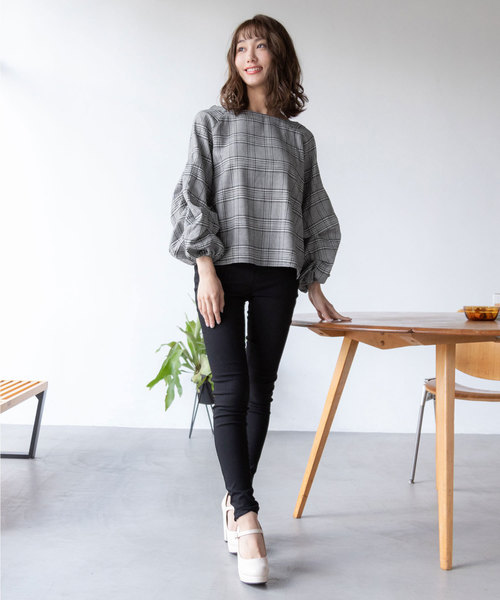 夢展望（ユメテンボウ）の「ボリュームタックスリーブピーチブラウス（シャツ/ブラウス・レディース・テラコッタ/ボルドー/その他/ホワイト/ブルー系その他/ブラック/ベージュ・LARGE/MEDIUM）」の18枚目の写真