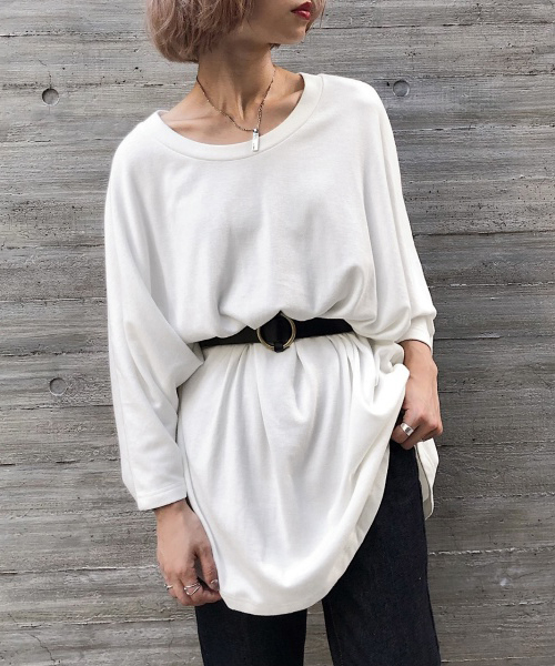 PAGEBOY（ページボーイ）の「ドルマンチュニックカットソー（Tシャツ/カットソー・レディース・オフホワイト/ブラック/ダークブラウン/ダークパープル・FREE）」の2枚目の写真