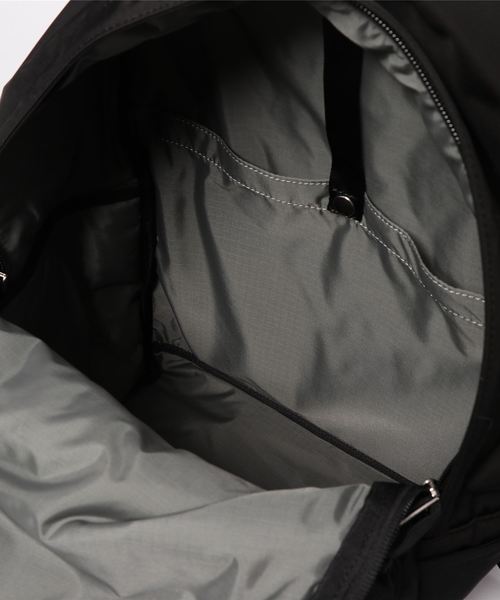 PORTER(ポーター)の「【PORTER】MOTION DAYPACK(バックパック/リュック・メンズ・ブラック・FREE)」の4枚目の写真