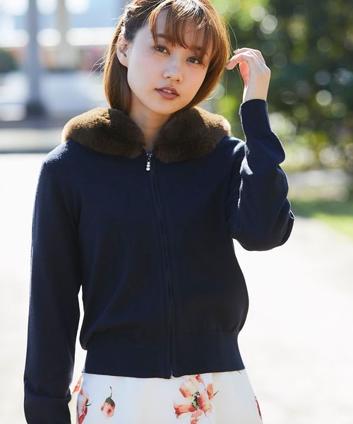 トッコ♡ 旬顔レディになれる2WAYエコファー付きビジュージップパーカー tocco closet（トッコ クローゼット）の「2WAYエコファー付きビジュー