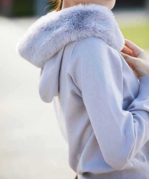 tocco closet（トッコ クローゼット）の「2WAYエコファー付きビジュー