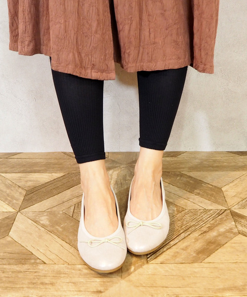 ENあしながおじさん（エンアシナガオジサン）の「〈ENあしながおじさん〉 バレエシューズ（バレエシューズ・レディース・ブラック/プラチナム/オレンジ/クリアブラック/ブラウン/ワインレッド・24.5cm/23.0cm/23.5cm/24.0cm/22.5cm）」の10枚目の写真