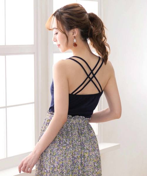 Newlyme（ニューリーミー）の「バッククロスキャミソール（キャミソール・レディース・グレー/カーキ/その他/ホワイト/ネイビー/ブラック/レッド/ピンク/ブラック×ホワイト/モカ・MEDIUM/SMALL/LARGE/X-LARGE/XX-LARGE）」の7枚目の写真