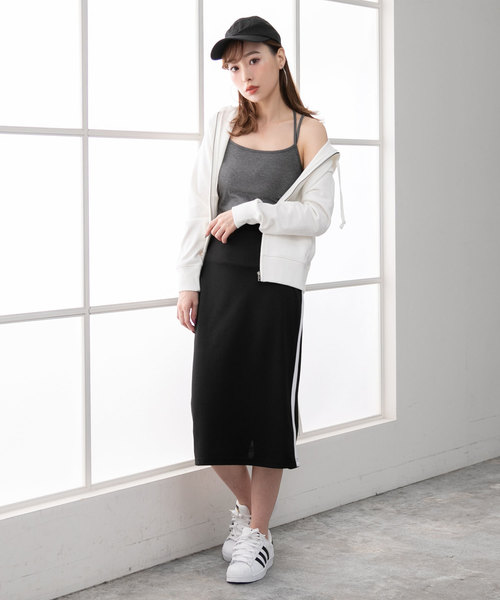 Newlyme（ニューリーミー）の「バッククロスキャミソール（キャミソール・レディース・グレー/カーキ/その他/ホワイト/ネイビー/ブラック/レッド/ピンク/ブラック×ホワイト/モカ・MEDIUM/SMALL/LARGE/X-LARGE/XX-LARGE）」の15枚目の写真