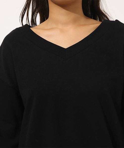 AZUL by moussy（アズールバイマウジー）の「SWEAT V/N LOOSE TUNIC/スウェット Vネック ルーズチュニック（チュニック・レディース・ブラック/ベージュ/杢グレー・MEDIUM/SMALL）」の9枚目の写真