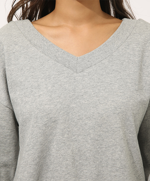 AZUL by moussy（アズールバイマウジー）の「SWEAT V/N LOOSE TUNIC/スウェット Vネック ルーズチュニック（チュニック・レディース・ブラック/ベージュ/杢グレー・MEDIUM/SMALL）」の17枚目の写真