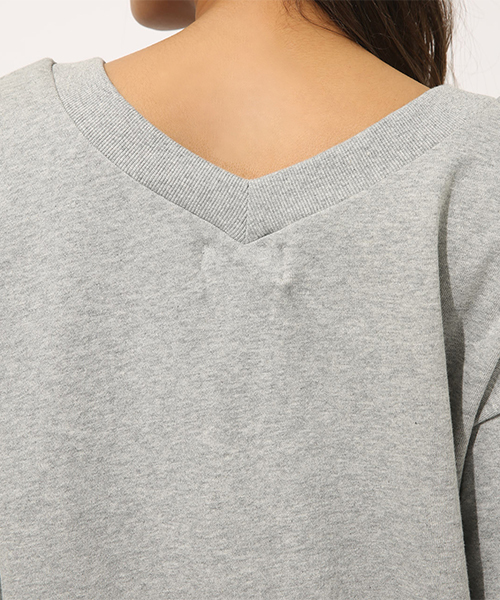 AZUL by moussy（アズールバイマウジー）の「SWEAT V/N LOOSE TUNIC/スウェット Vネック ルーズチュニック（チュニック・レディース・ブラック/ベージュ/杢グレー・MEDIUM/SMALL）」の18枚目の写真