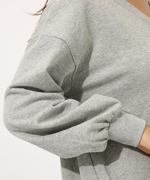 AZUL by moussy（アズールバイマウジー）の「SWEAT V/N LOOSE TUNIC/スウェット Vネック ルーズチュニック（チュニック・レディース・ブラック/ベージュ/杢グレー・MEDIUM/SMALL）」の19枚目の写真