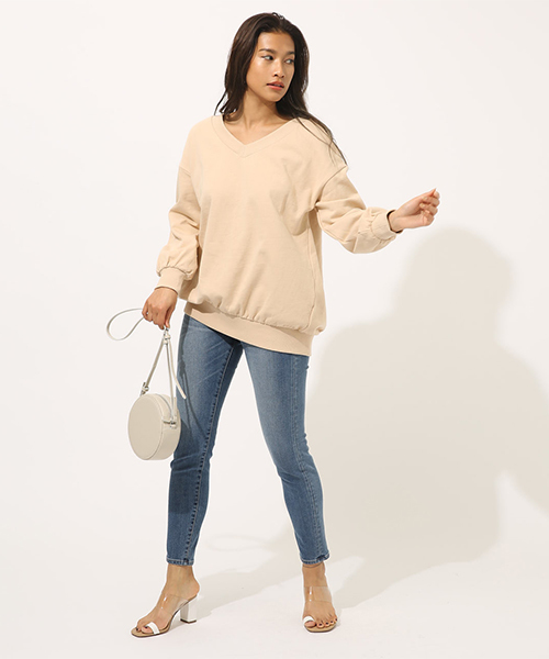 AZUL by moussy（アズールバイマウジー）の「SWEAT V/N LOOSE TUNIC/スウェット Vネック ルーズチュニック（チュニック・レディース・ブラック/ベージュ/杢グレー・MEDIUM/SMALL）」の21枚目の写真