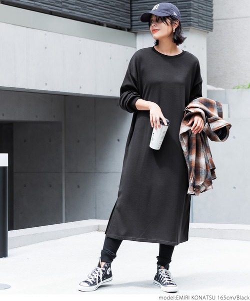 coca（coca）（コカ）の「裏起毛サイドスリットバルーンスリーブワンピース（ワンピース・レディース・ブラック/ブラウン/アイボリー・ONE SIZE）」の4枚目の写真