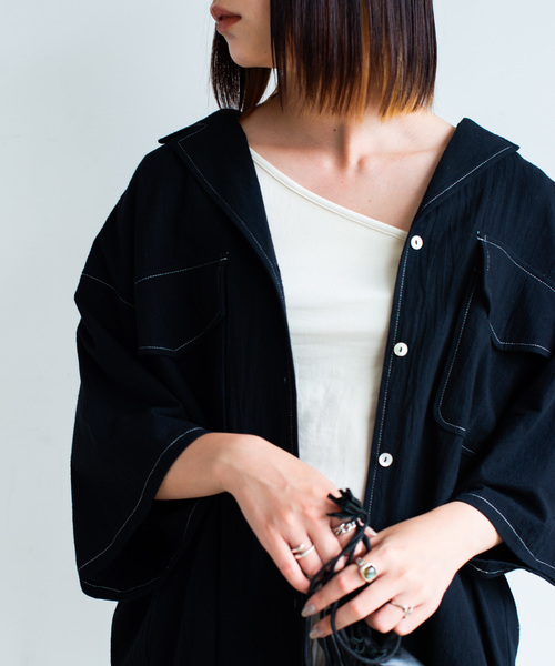 Aunt Marie's(アントマリーズ)の「AUNT MARIE'S ベルト付き開襟半袖シャツ(シャツ/ブラウス・レディース・ブラック/ベージュ/カーキ・FREE)」の2枚目の写真