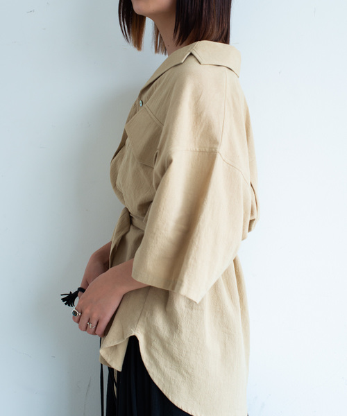 Aunt Marie's(アントマリーズ)の「AUNT MARIE'S ベルト付き開襟半袖シャツ(シャツ/ブラウス・レディース・ブラック/ベージュ/カーキ・FREE)」の9枚目の写真