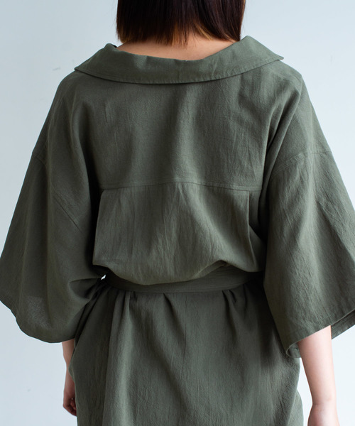 Aunt Marie's(アントマリーズ)の「AUNT MARIE'S ベルト付き開襟半袖シャツ(シャツ/ブラウス・レディース・ブラック/ベージュ/カーキ・FREE)」の14枚目の写真